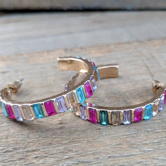 Jewelry - colored stone inlay hoop earrings NWOT